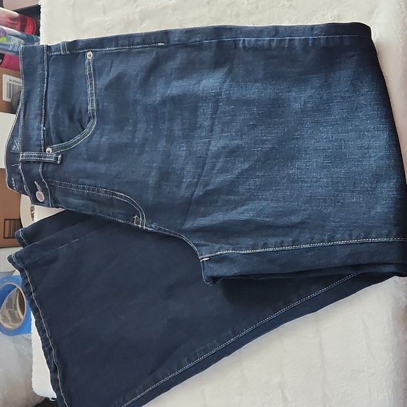 New Lucky Brand High Rise Flare 2 Way Stretch Jeans (Available in Sz 12 - Picture 10 of 10